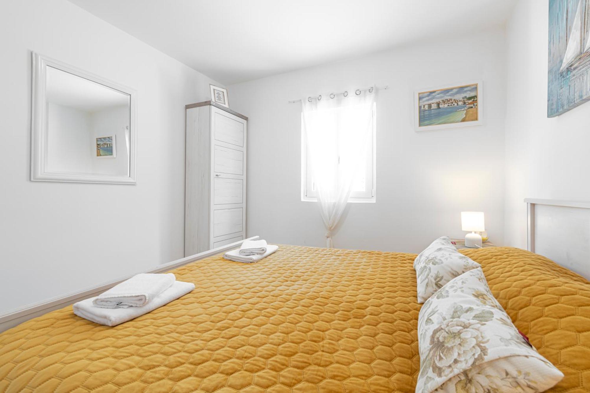 Golden Seaview Holiday Home Mlini Szoba fotó